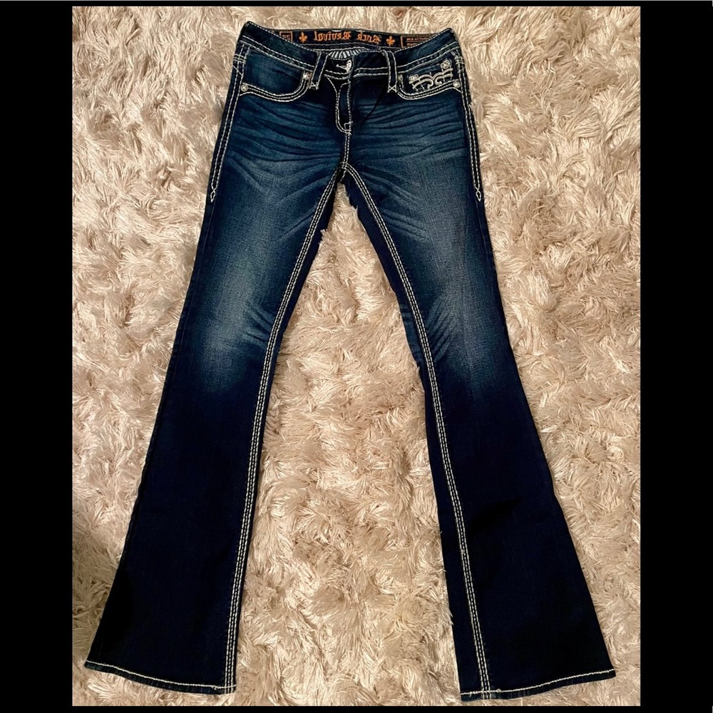Size 28 rock revival boot cut jeans.